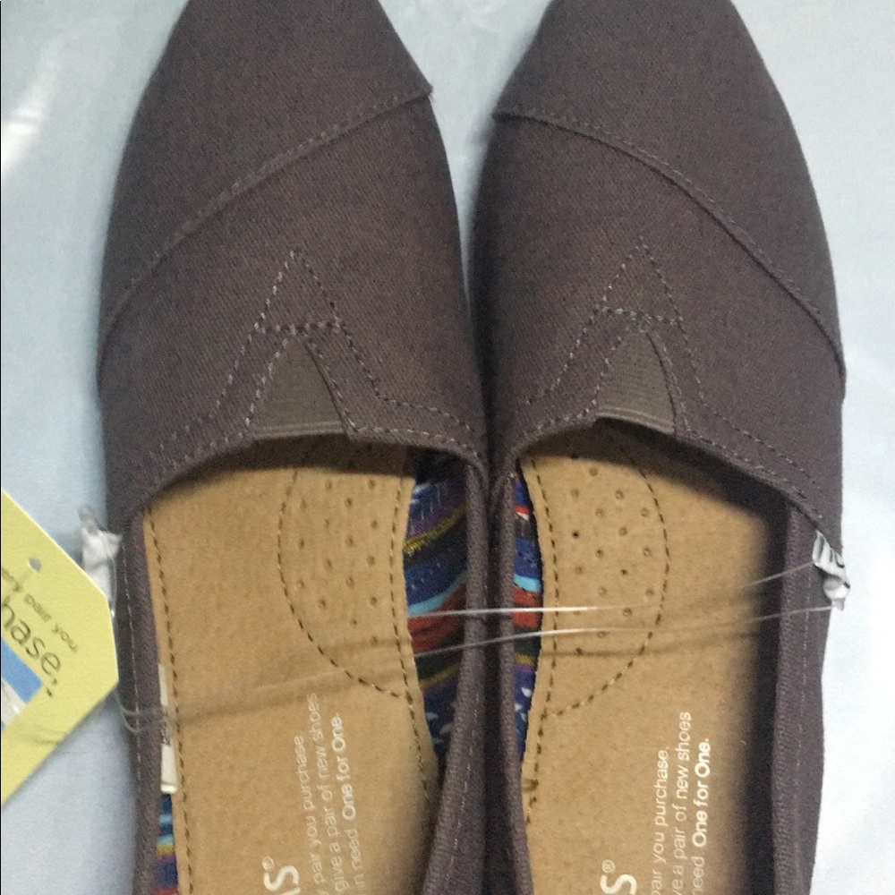 TOMS Women's CLASSIC Solid Canvas Slip on flats - Picture 3 of 4